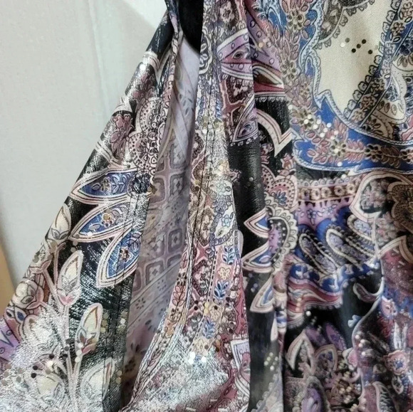 Db Established 1962 Cold Shoulder Style Shimmery Floral Blouse Size 1x - Picture 3 of 4